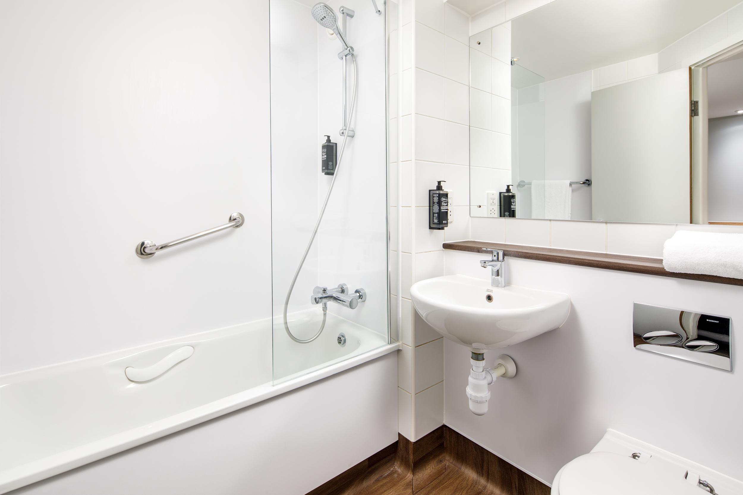 Ibis Budget London Heathrow Central Cranford Exterior foto