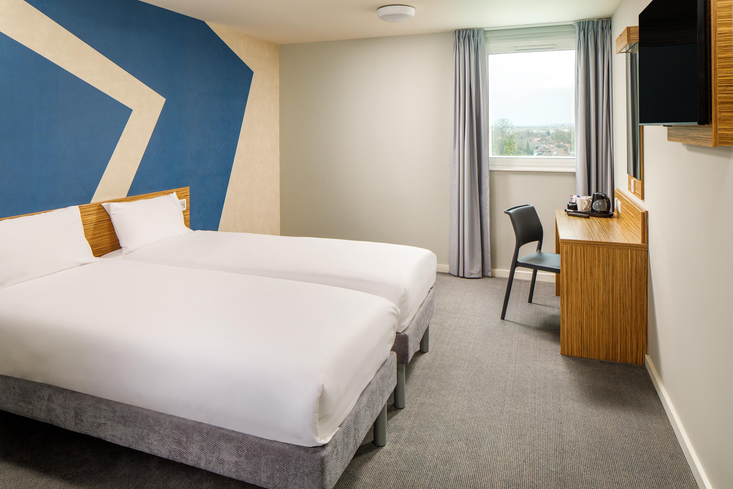 Ibis Budget London Heathrow Central Cranford Exterior foto