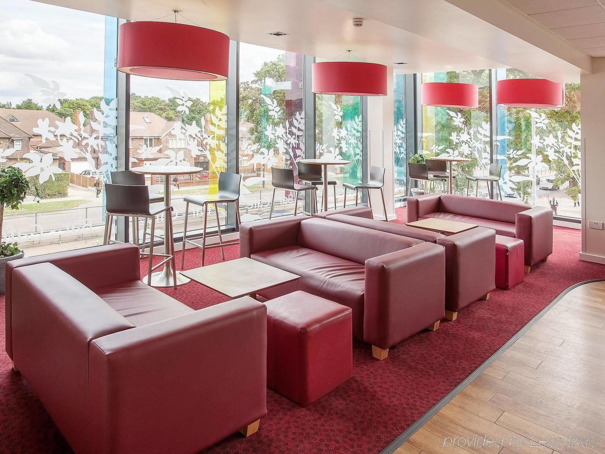 Ibis Budget London Heathrow Central Cranford Exterior foto